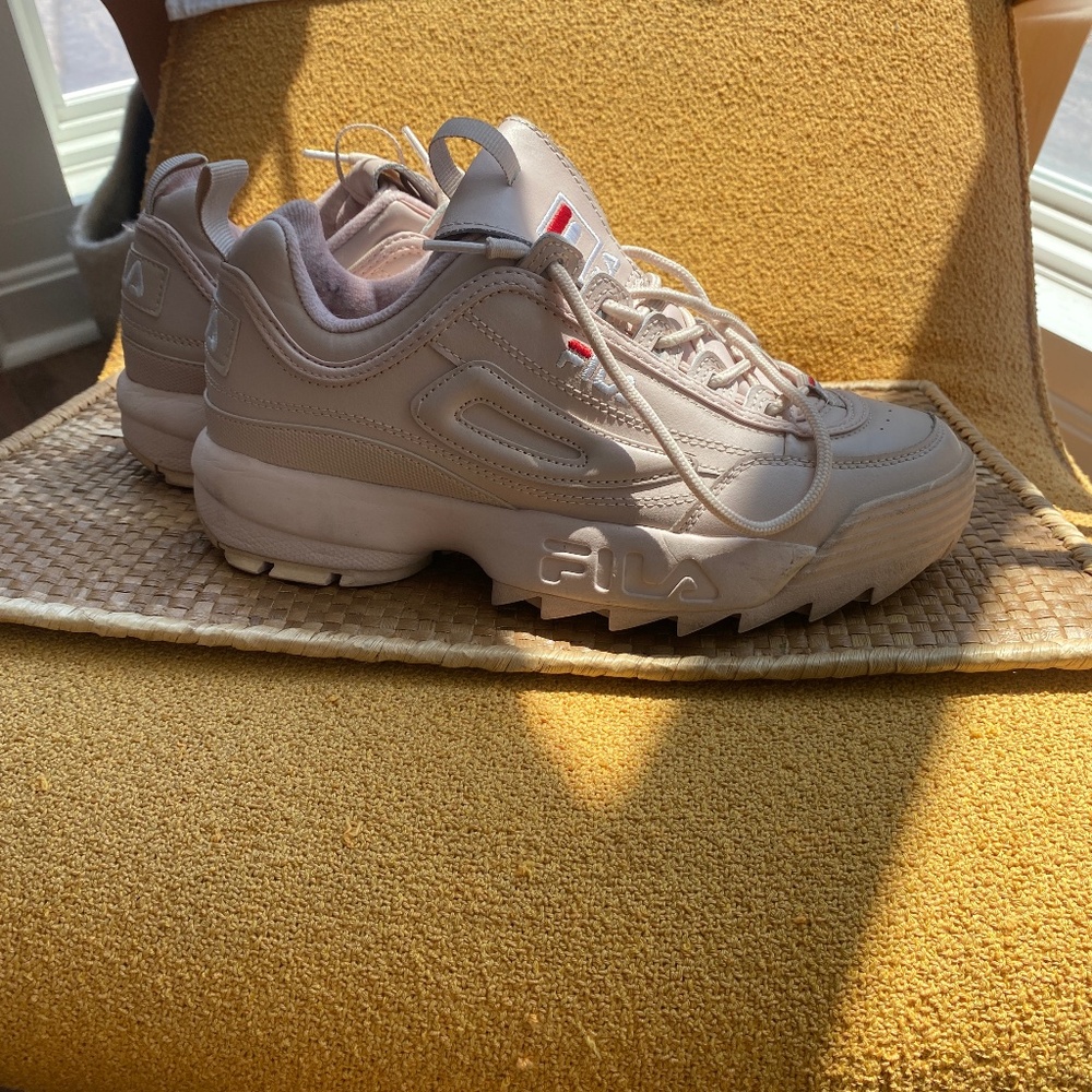 Pink Fila tennis shoes women’s size 9